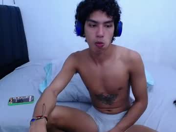 Tayronx33 Chaturbate stream image from January 17, 2025