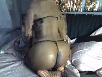 Krissynash Chaturbate stream image from January 17, 2025
