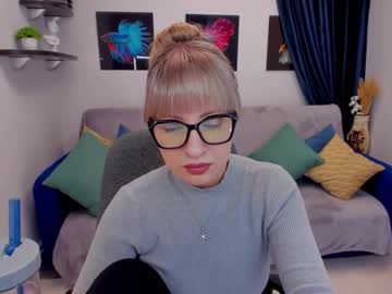Elisabethmills Chaturbate stream image from January 17, 2025