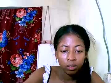 Joliekah27 Chaturbate stream image from January 17, 2025
