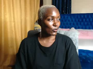Prettyquee Chaturbate stream image from January 17, 2025