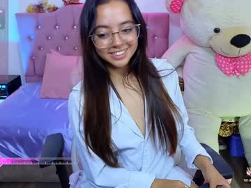 Laraa_Tay Chaturbate stream image from January 17, 2025