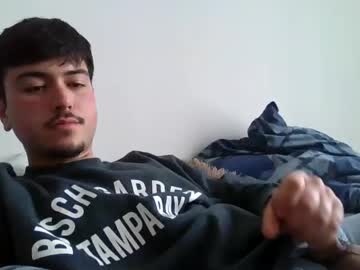 Lucrativebong Chaturbate stream image from January 17, 2025