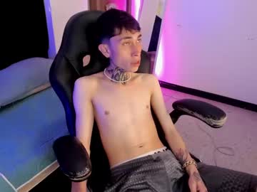 Noahmililer Chaturbate stream image from January 17, 2025
