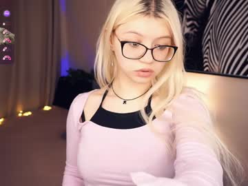 Normaherrick Chaturbate stream image from January 17, 2025