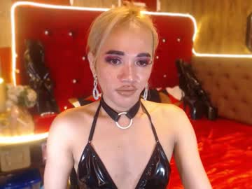 Urcumgirlasiants Chaturbate stream image from January 17, 2025