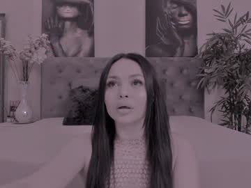 Michellereys Chaturbate stream image from January 17, 2025