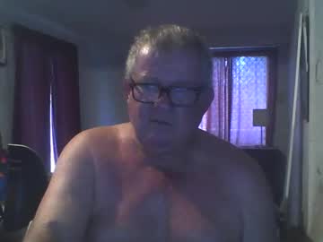 Darwincock Chaturbate stream image from January 17, 2025