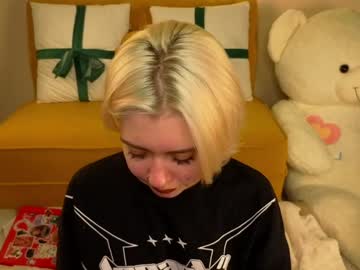 Moore_Iris Chaturbate stream image from January 17, 2025