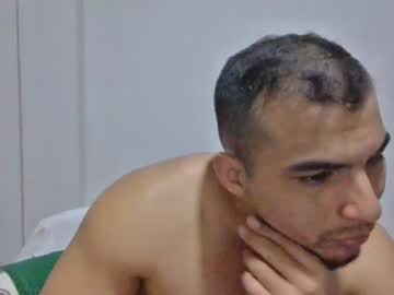 Roger_Muscle Chaturbate stream image from January 17, 2025