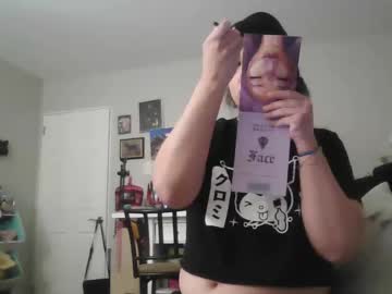 Sassypandaxxx Chaturbate stream image from January 17, 2025