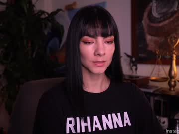Hollylinder_ Chaturbate stream image from January 18, 2025