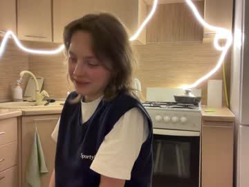 Holydori Chaturbate stream image from January 18, 2025