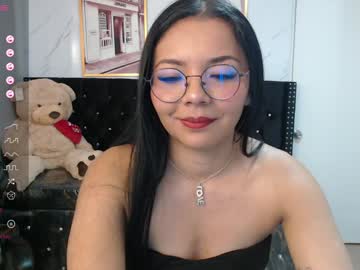 Liz25_B Chaturbate stream image from January 18, 2025