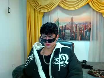 Bosshunteer Chaturbate stream image from January 18, 2025
