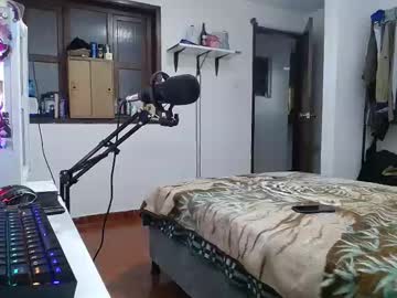 Esjrobles Chaturbate stream image from January 18, 2025