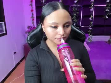 Sweelanna Chaturbate stream image from January 18, 2025