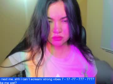 Laurengirls1 Chaturbate stream image from January 18, 2025