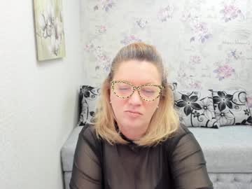 Lea_Fruit Chaturbate stream image from January 18, 2025