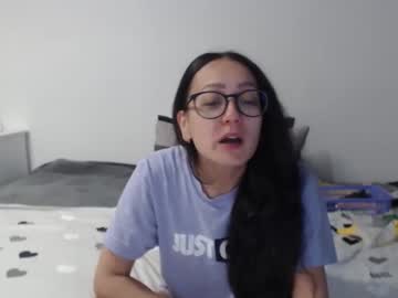 Queensofiaqueen Chaturbate stream image from January 18, 2025