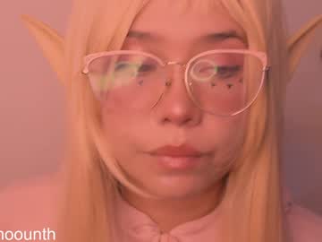Angelmoouth Chaturbate stream image from January 18, 2025