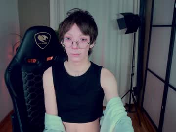 Tommiehi Chaturbate stream image from January 18, 2025