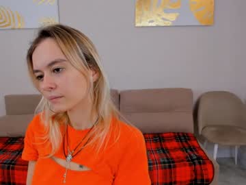 Devonacast Chaturbate stream image from January 18, 2025
