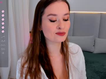 Emelilove Chaturbate stream image from January 18, 2025