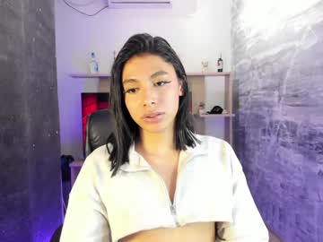 Isabellefoxx Chaturbate stream image from January 18, 2025