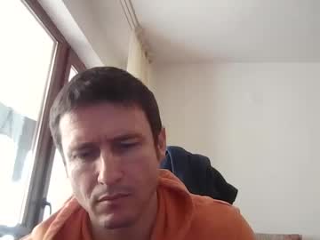135vuelta135revuelta Chaturbate stream image from January 18, 2025