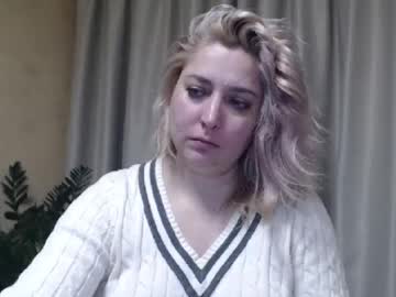 Ohsweetiren Chaturbate stream image from January 18, 2025