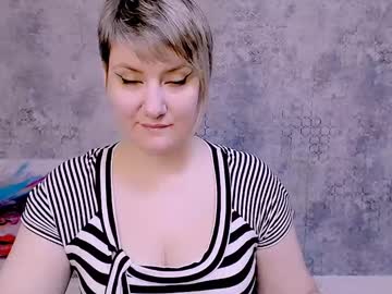 Djullia Chaturbate stream image from January 18, 2025