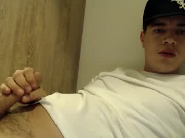 Elmono33 Chaturbate stream image from January 18, 2025