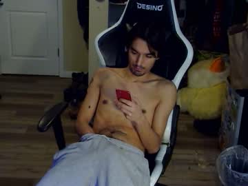 Skinyybrownboyy Chaturbate stream image from January 18, 2025