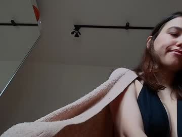 Lilamytee1 Chaturbate stream image from January 18, 2025