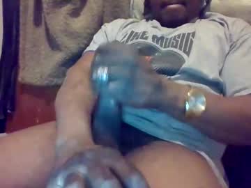 Charliegottabbc Chaturbate stream image from January 18, 2025