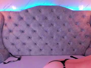 Sarasaenz__ Chaturbate stream image from January 18, 2025