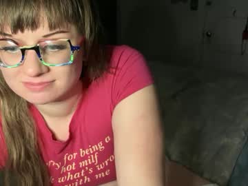 Zombiemommmy Chaturbate stream image from January 18, 2025