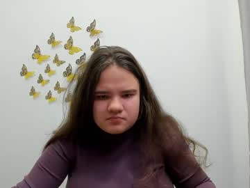 Adelecruzz Chaturbate stream image from January 18, 2025