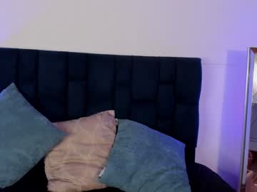 Ella_Blushhh Chaturbate stream image from January 18, 2025