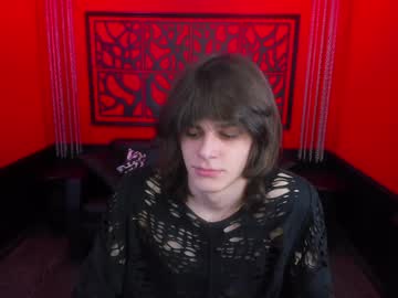 Gushilgeres Chaturbate stream image from January 18, 2025