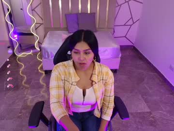 Analia_Tay Chaturbate stream image from January 18, 2025