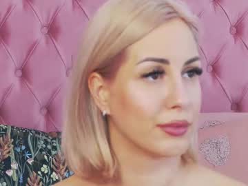 Lanniehot Chaturbate stream image from January 18, 2025