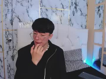 Tylhugedoom Chaturbate stream image from January 18, 2025