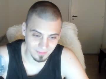 Coldercold Chaturbate stream image from January 18, 2025