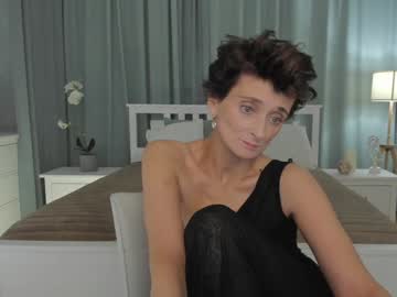 Simonadebeauvoir Chaturbate stream image from January 18, 2025