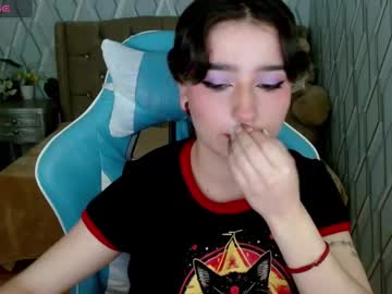 Sueluna Chaturbate stream image from January 18, 2025