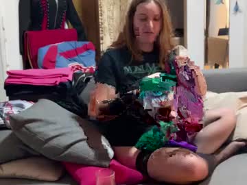 Deshispolycule Chaturbate stream image from January 18, 2025