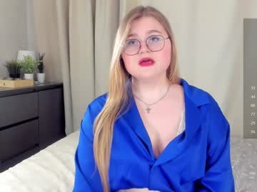 Petrahesley Chaturbate stream image from January 18, 2025