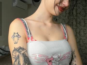 Hildafarewell Chaturbate stream image from January 18, 2025